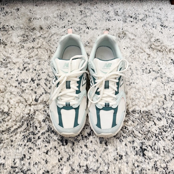 New Balance X Calia 530 Sneakers in Green/Pink - Picture 3 of 7